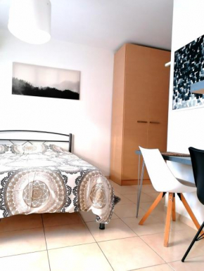 Cosy Studios 3 close to the city center